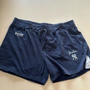 Women’s New York Yankees cotton shorts